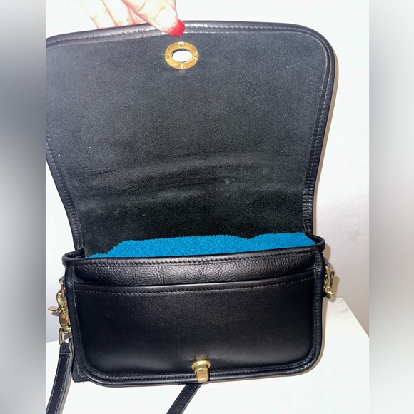 Vintage Coach Pocket Purse! - Picture 3 of 6